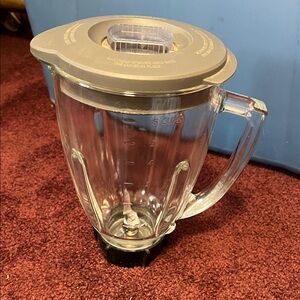 Oster Clear Glass Blender Jar with Gray Lid